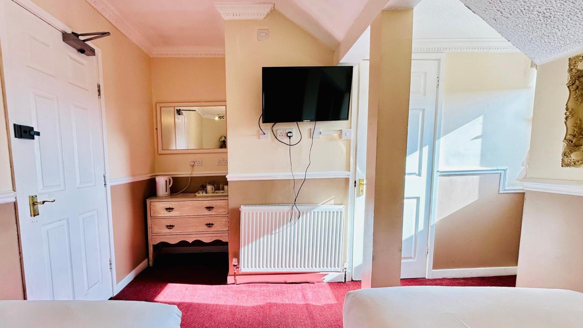 The Columbia Hotel Wellingborough Buitenkant foto