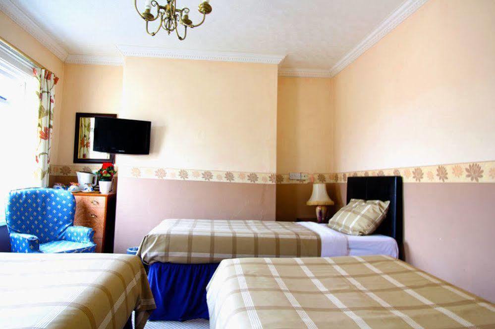 The Columbia Hotel Wellingborough Buitenkant foto