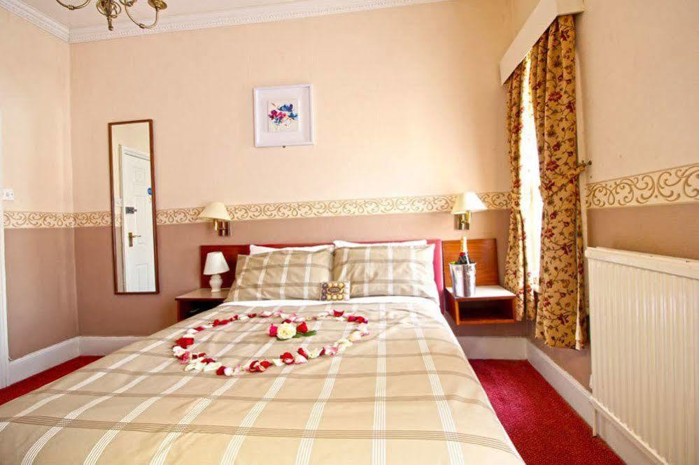 The Columbia Hotel Wellingborough Buitenkant foto